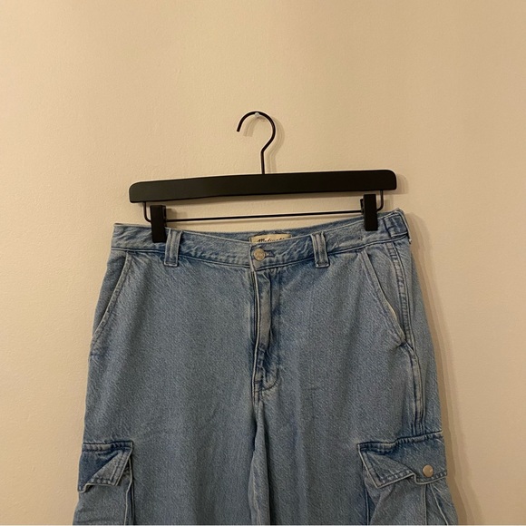 Madewell Low Slung Straight Cargo Jeans | Coleman Wash | Size 28 - Picture 2 of 8